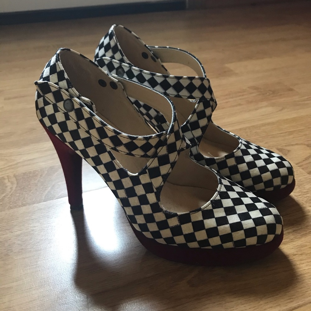 Size 38 Shoes from Madame Flamingo